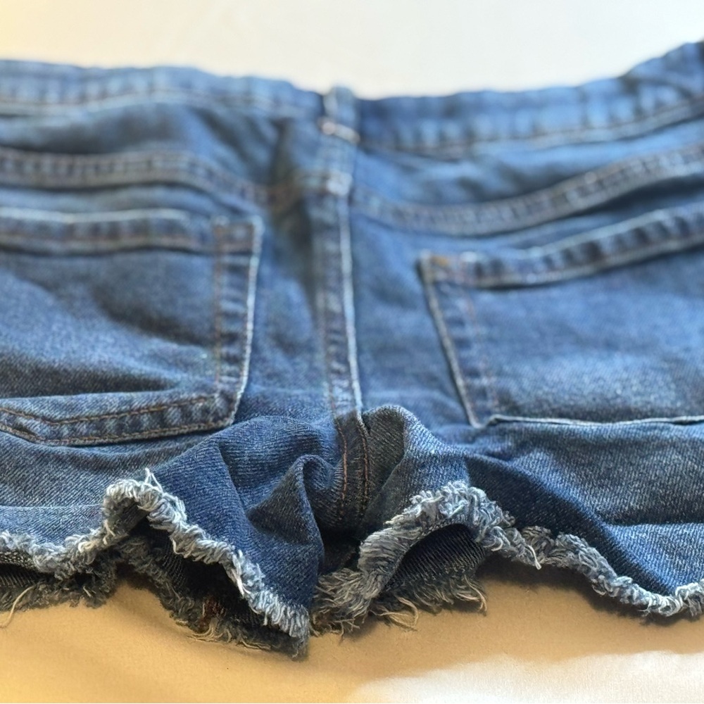 Art Class, Blue Denim (XL) Jean Shorts Distressed Frayed Hem, Girl’s Clothing - Picture 7 of 10